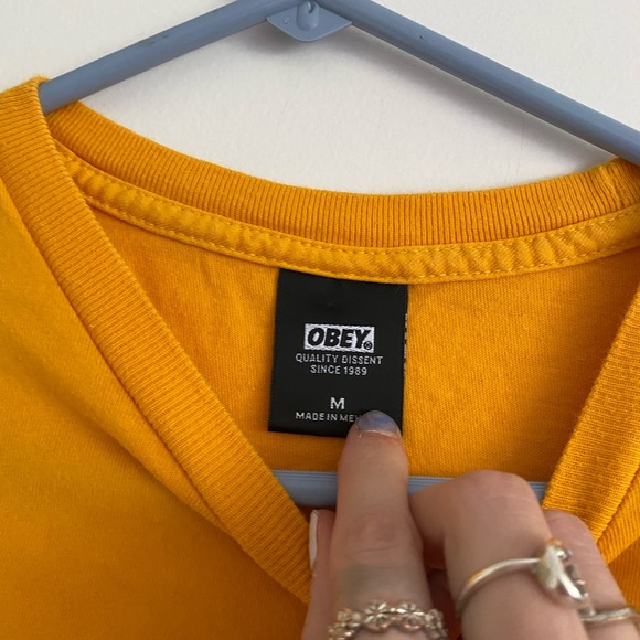 obey yellow medium tee - Picture 3 of 3